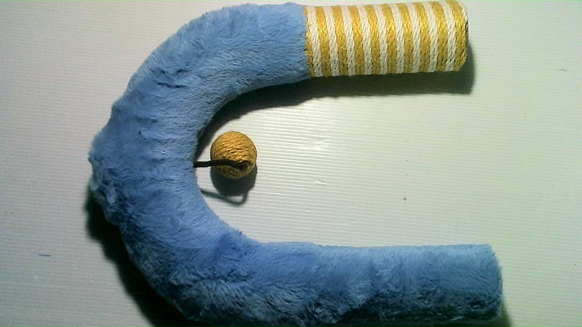 Cat house parts made from wood, wool and bamboo knitted ball