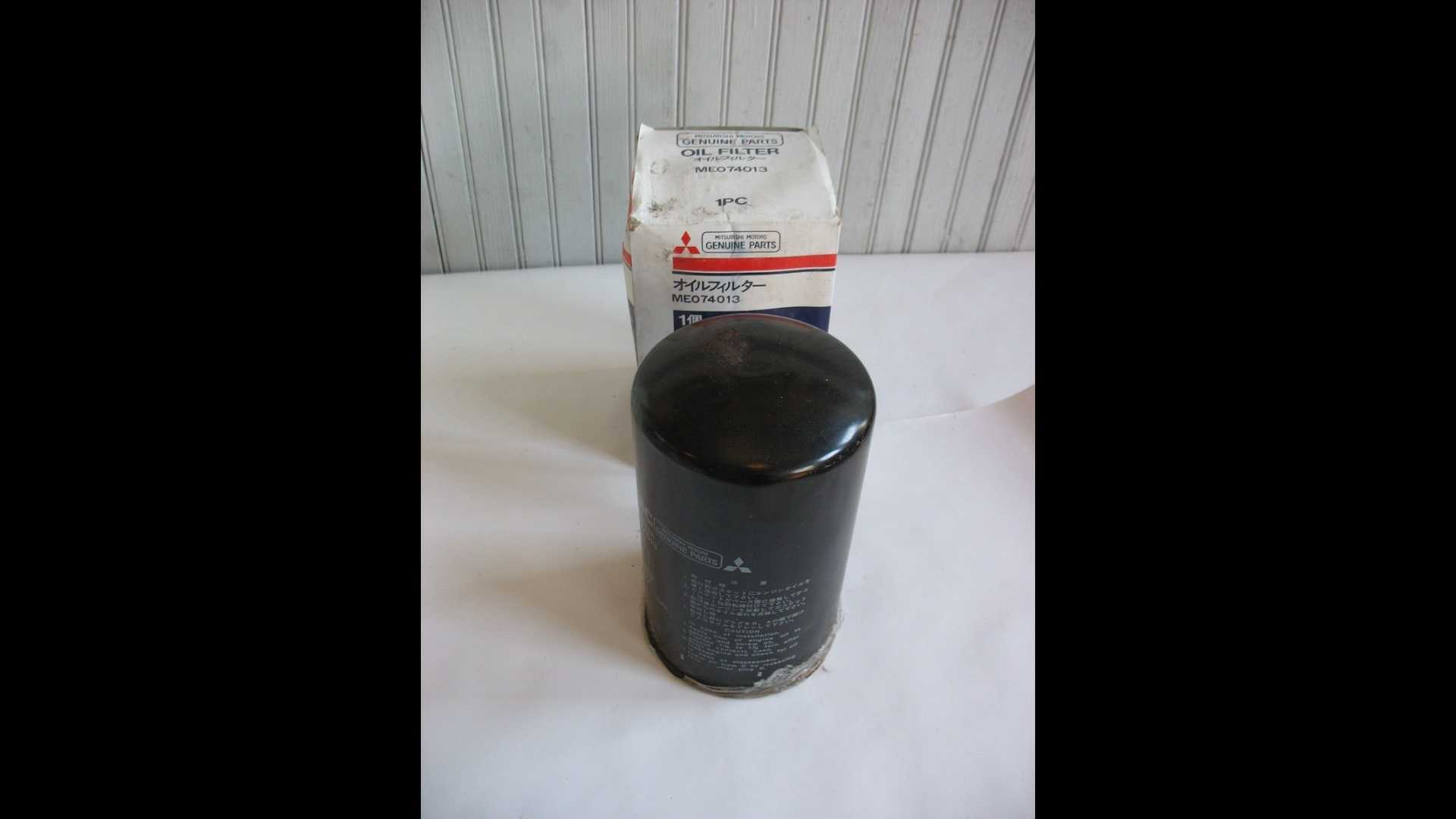 Original MITSUBISHI MOTORS ME074013 oil filter