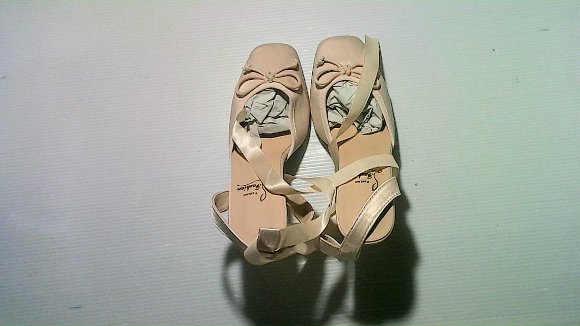 women's high-heeled shoes with a silk strap