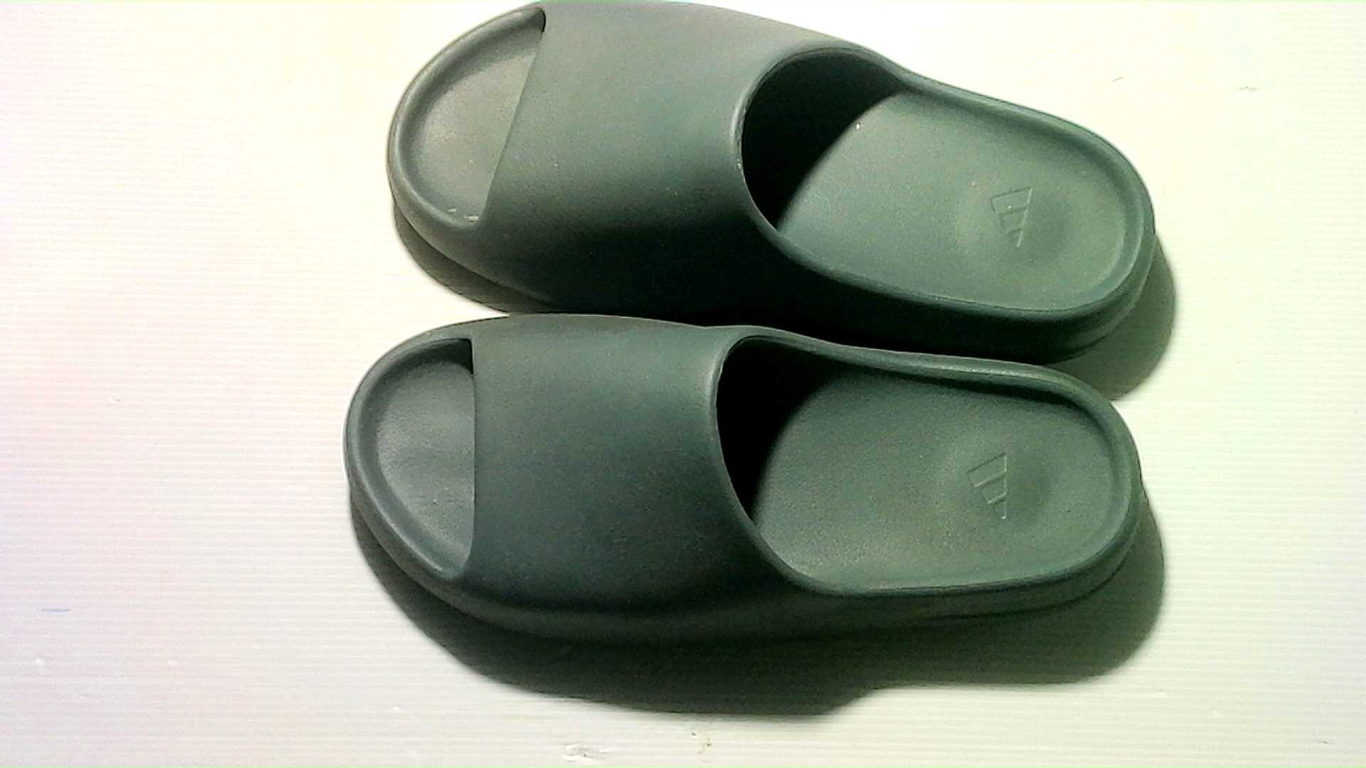 men's flip-flops